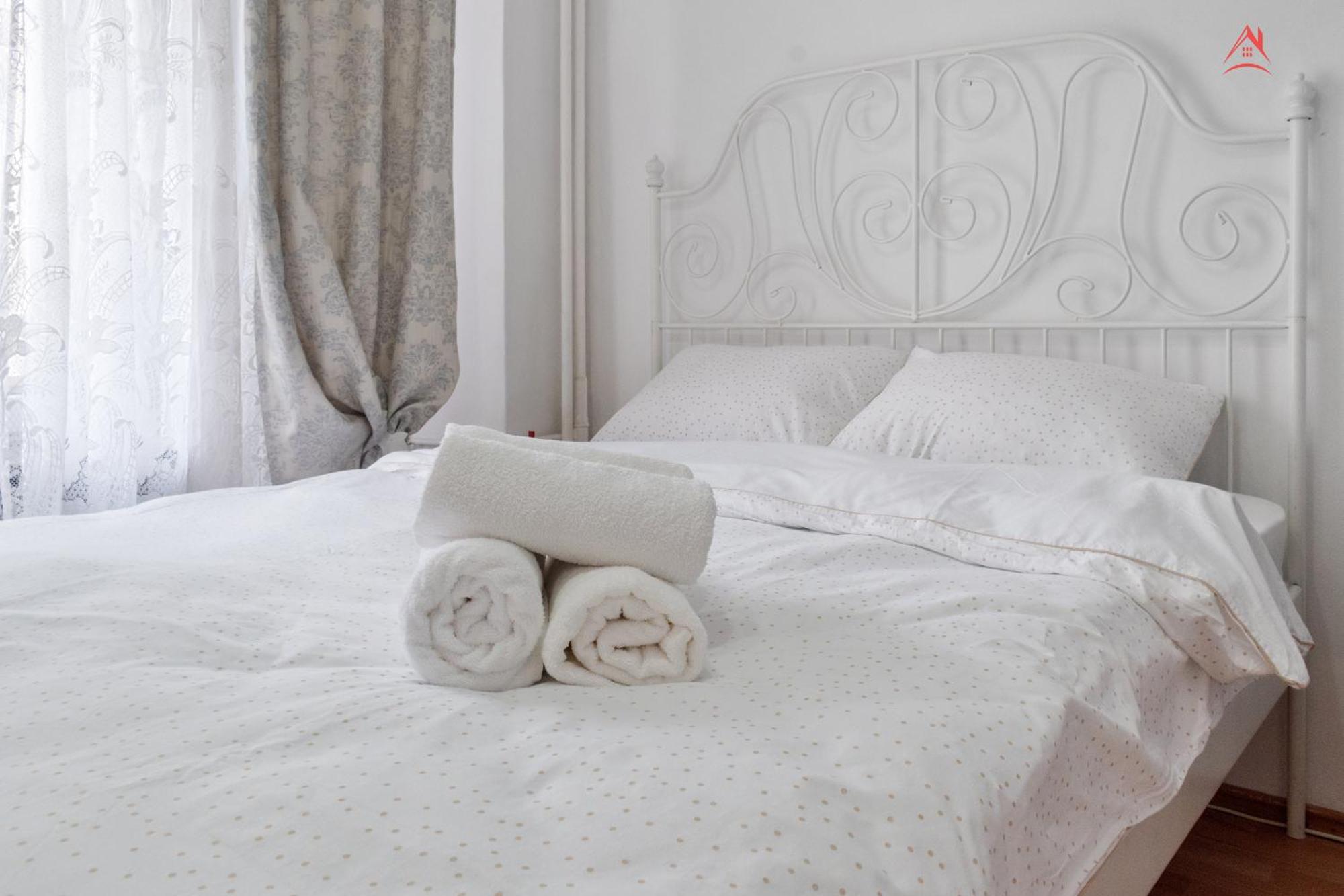 Unirii Square 2 Bedrooms Apartment Bucharest